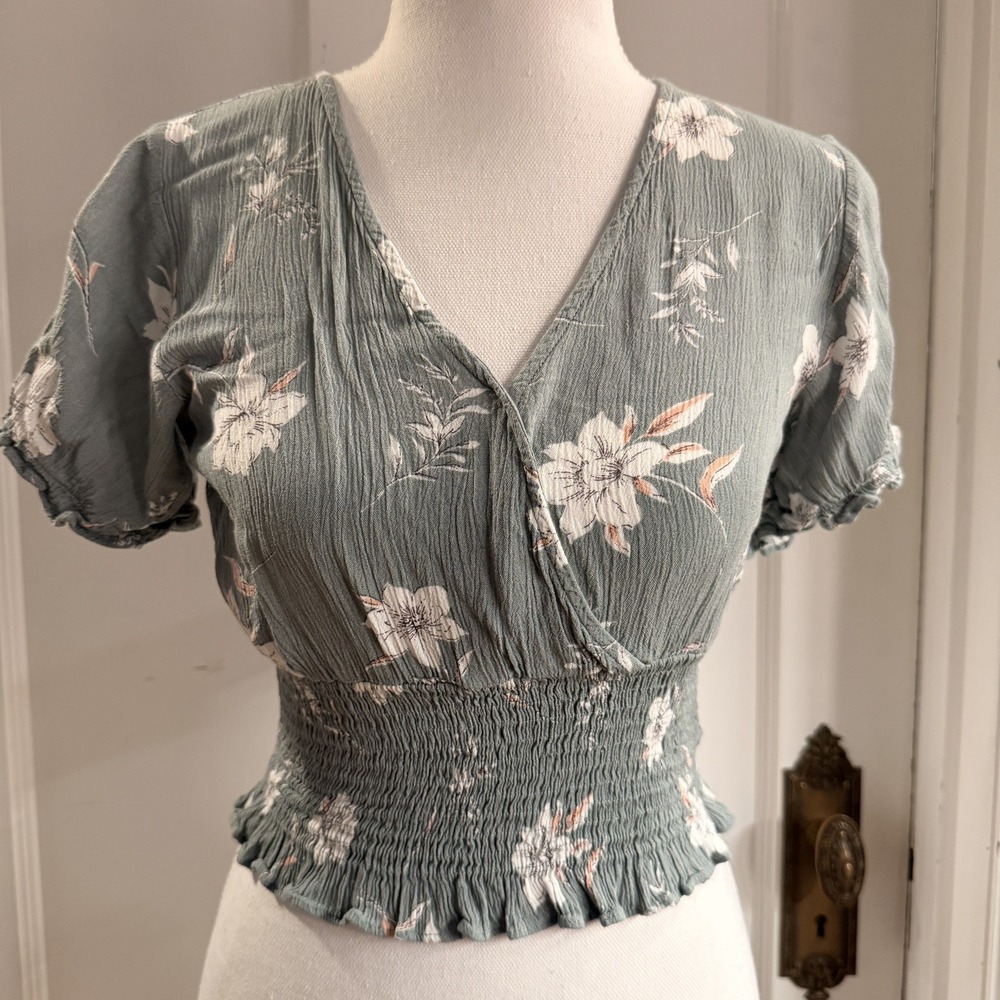 Paper‎ Crane Women's Green Floral V-neck Smocked waist cottagecore Top Size XS